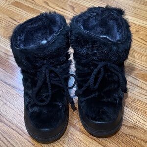 IKKII Black Faux Fur Winter Boots